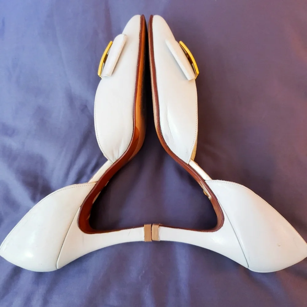 Bally Kitten heel pumps sz 6